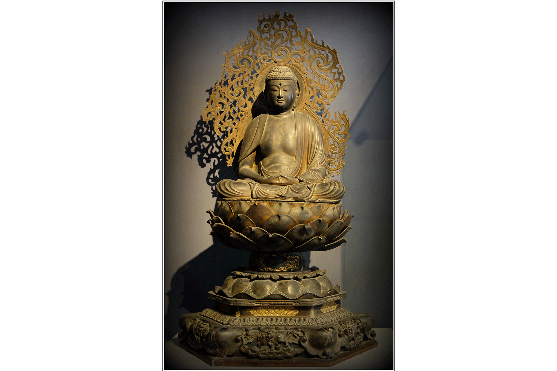 Tượng Phật Adiđà