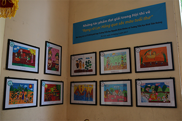 The prized pictures of draw competition “Brightly Lac Hong through the drawing of childhood”